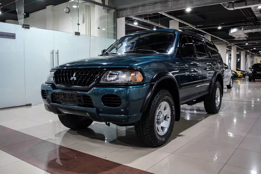 Купить Montero Sport с пробегом